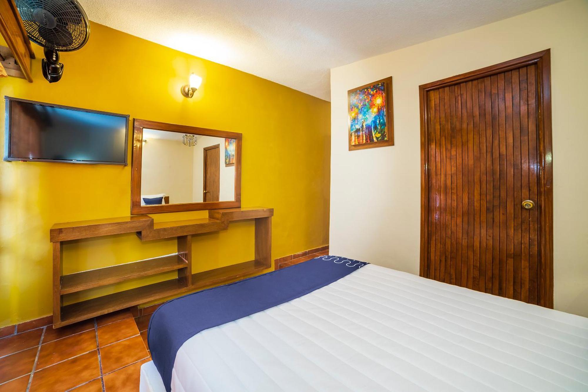 Hotel Casa Blanca Celaya  Bagian luar foto